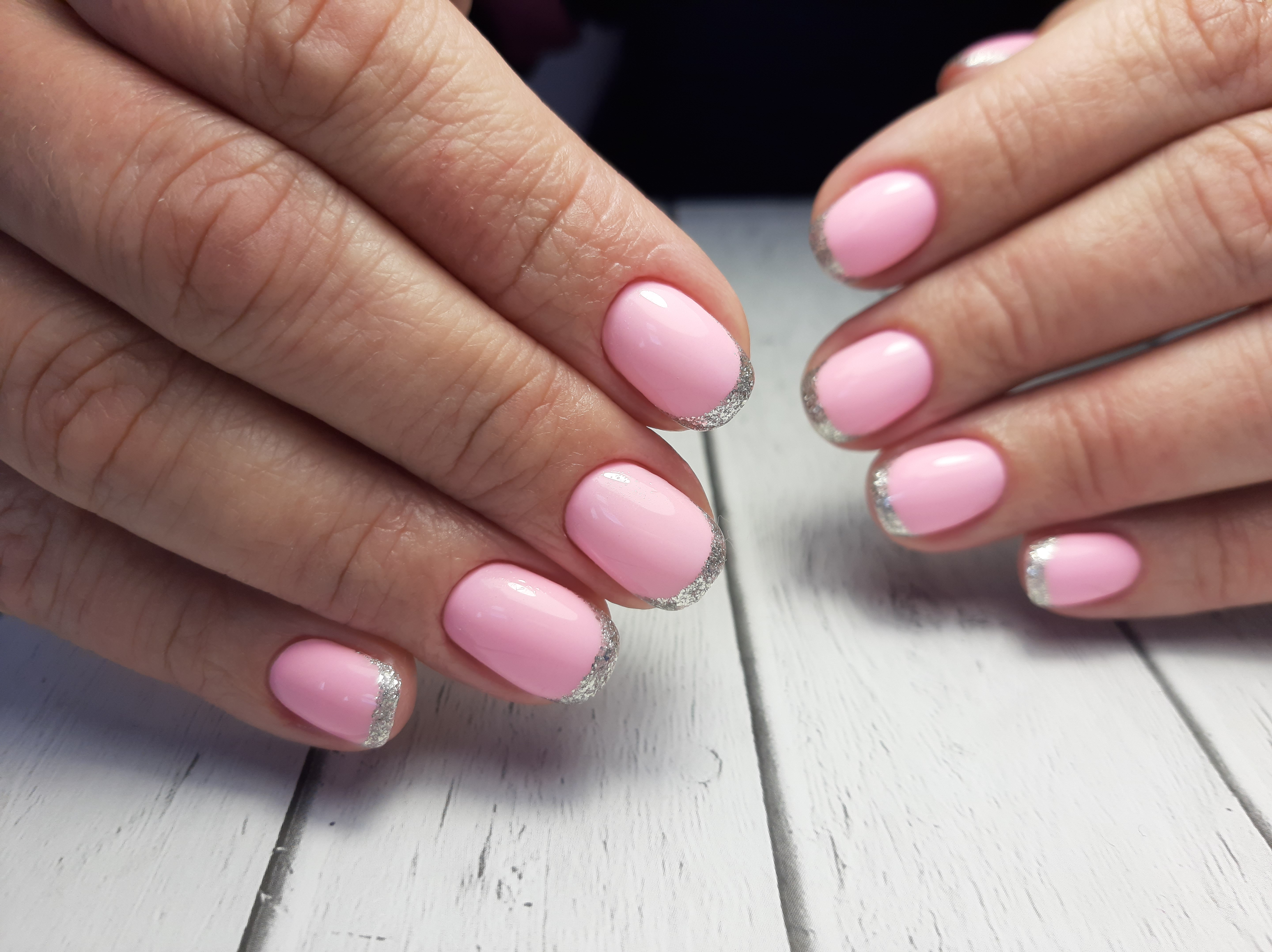 Нежно розовый маникюр дизайн фото на короткие ногти фото