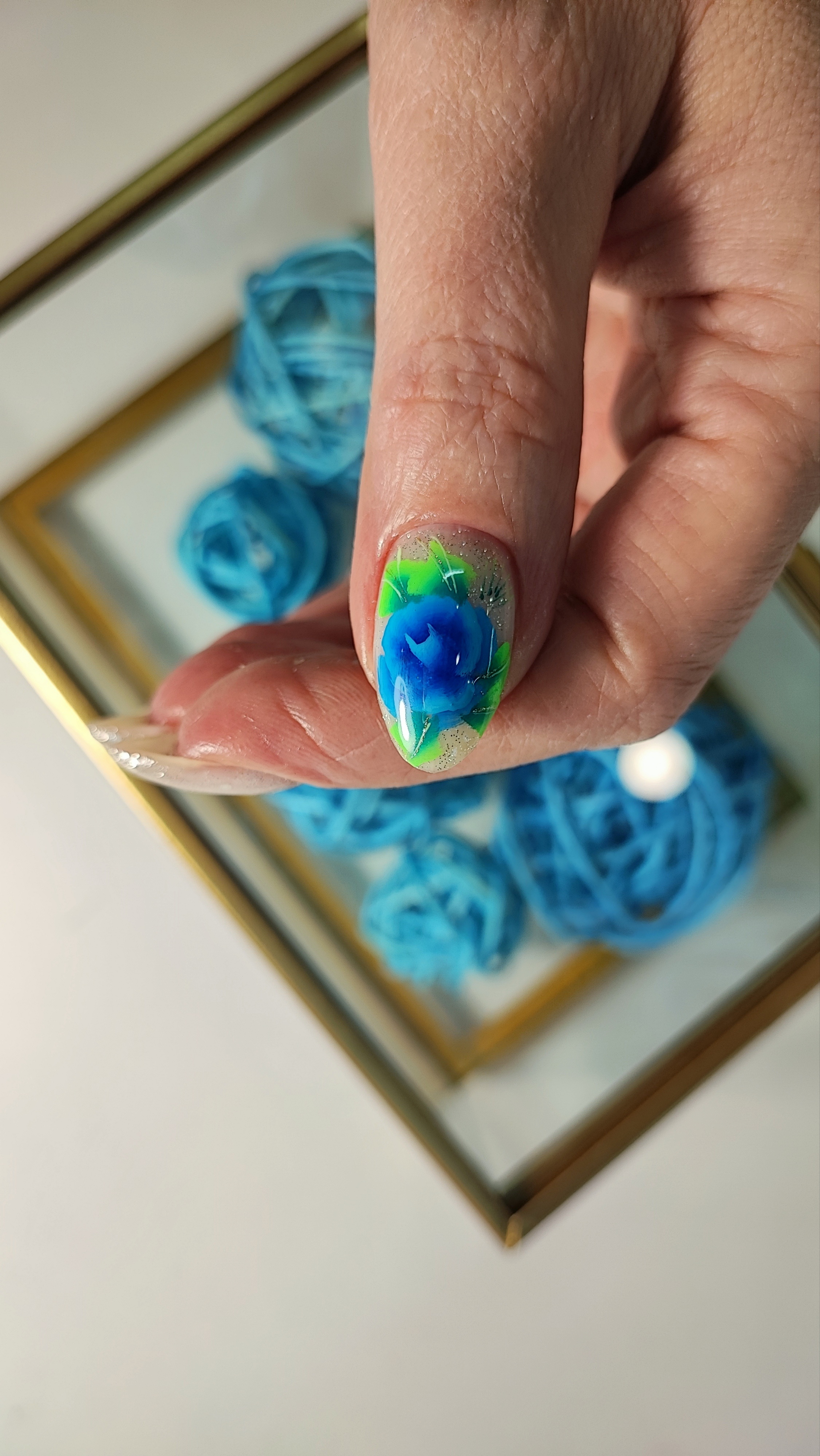 Маникюр и китайская роспись на ногтях