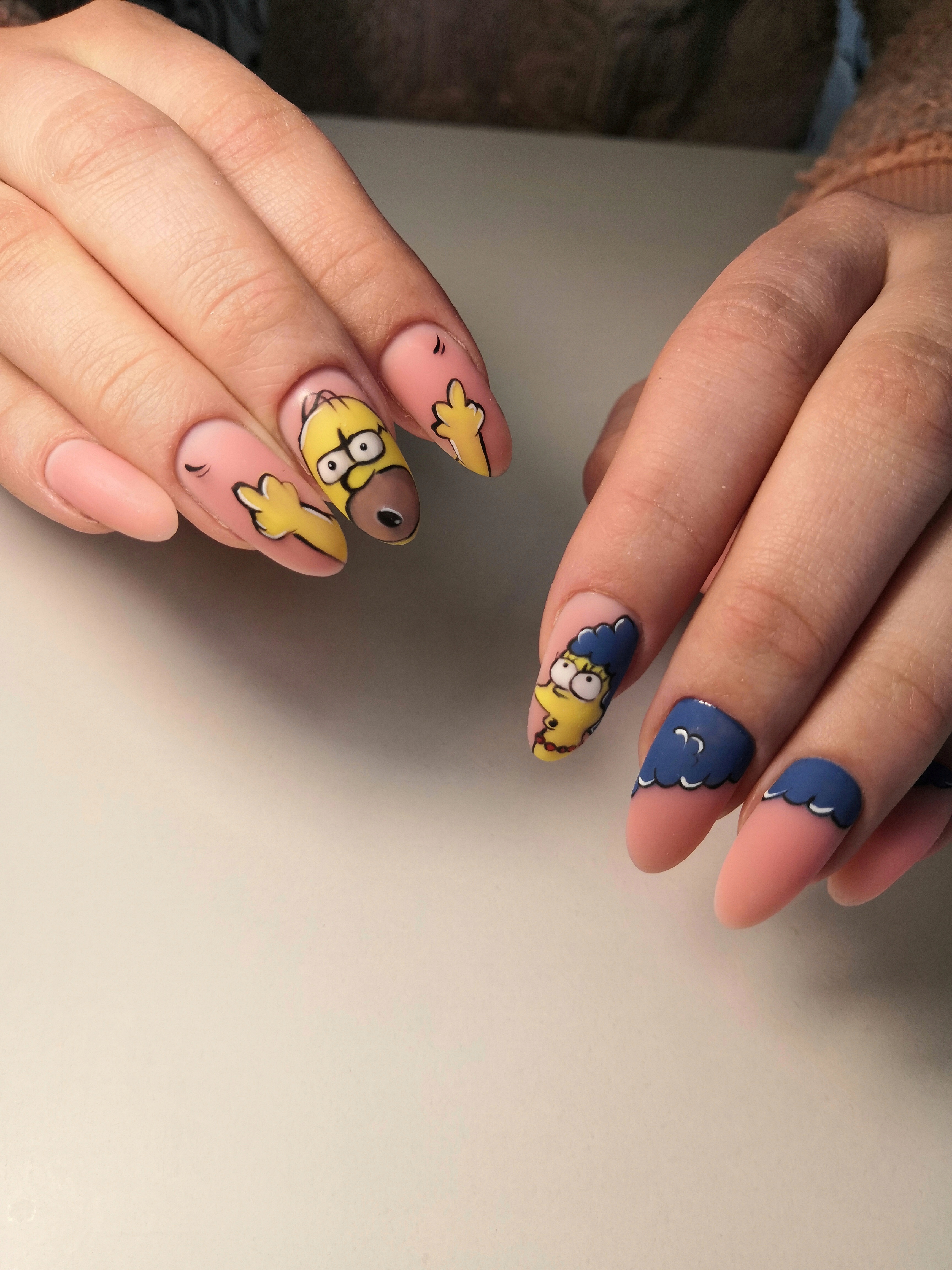 Симпсоны на ногтях, ручная роспись